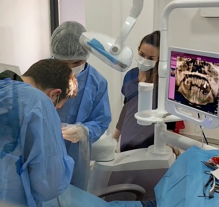 Bahçelievler Açık Dişçi